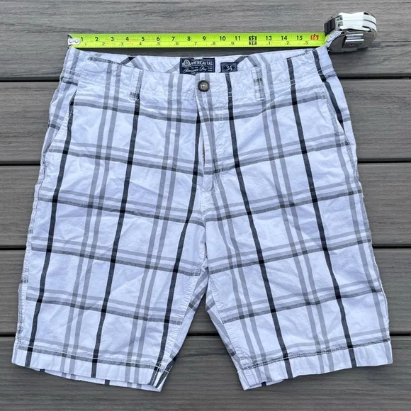 American Rag; White & Black Plaid; Minor/No Wear; SlimFit Cargo Shorts; Waist 34 - Picture 2 of 7